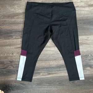 NWOT Cropped Zella Legging with Purple and White Detail
